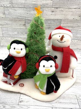 Hallmark Jingle Pals Very Merry Singing Light-Up Tree w/Snowman/Penguins-works